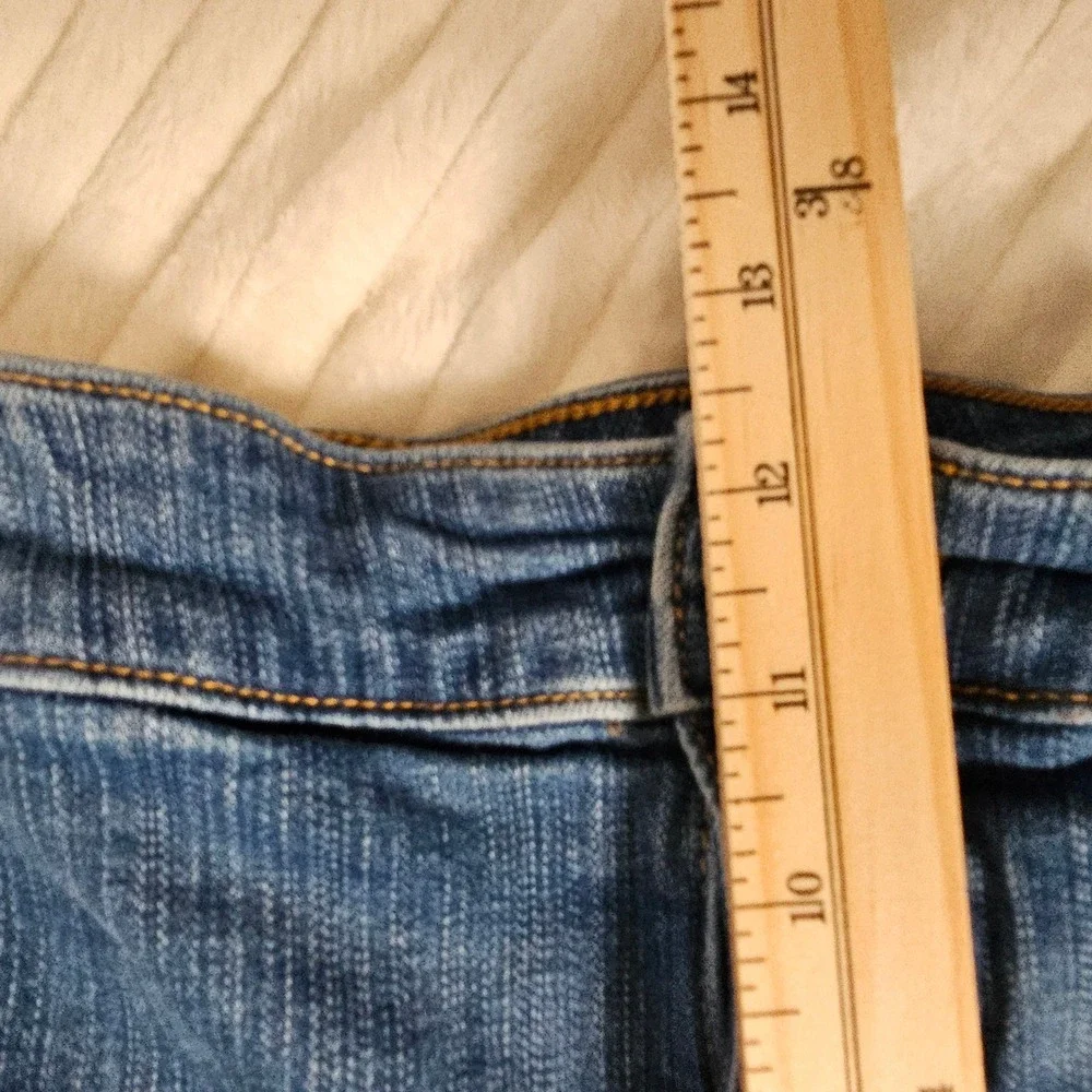 Torrid Womens Vintage Stretch High Rise Bermuda Denim Shorts 20 Blue Casual